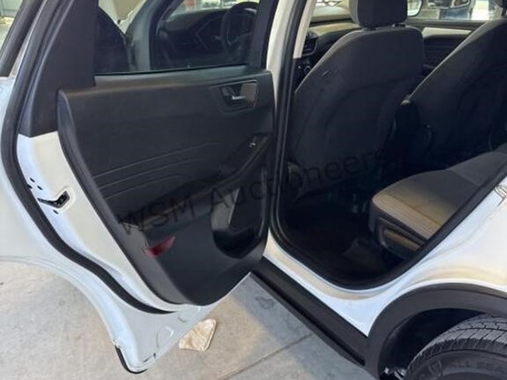 2021-ford-escape-image-25