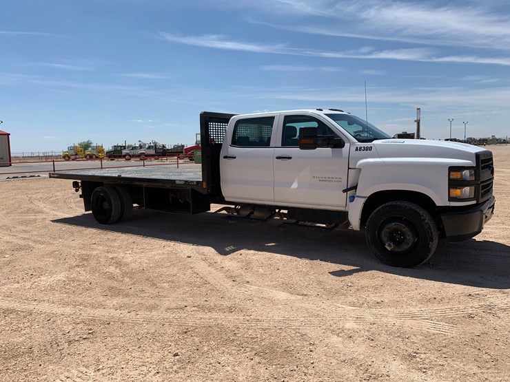 2022-chevrolet-silverado-6500hd-image-6