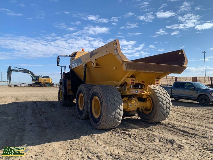 2019-deere-310e-image-9