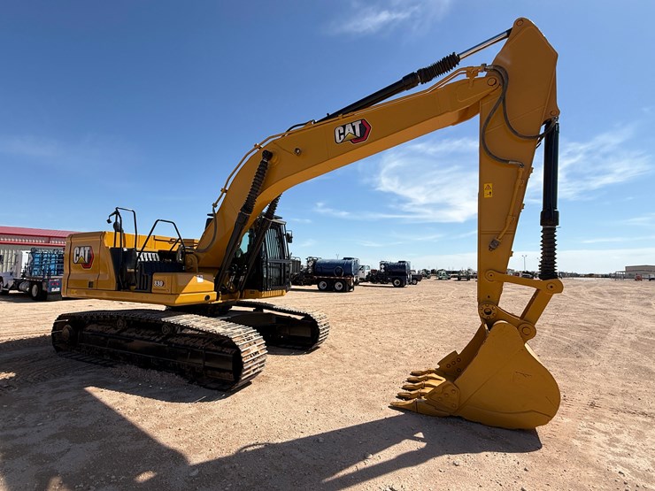 2023-caterpillar-330-image-8