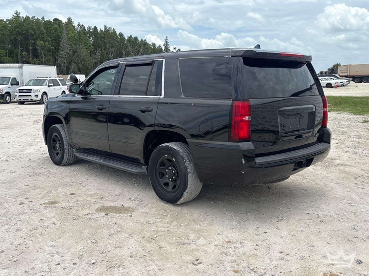 2016-chevrolet-tahoe-image-4
