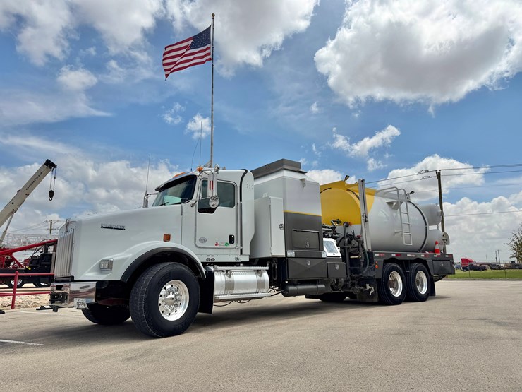 2020-kenworth-t800-image-2