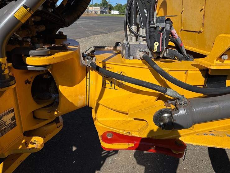 2019-volvo-a25g-image-9