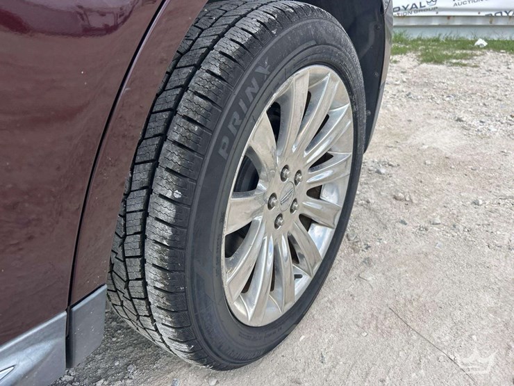 2011-lincoln-mkx-image-25