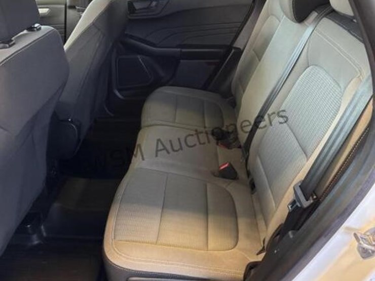 2021-ford-escape-image-24