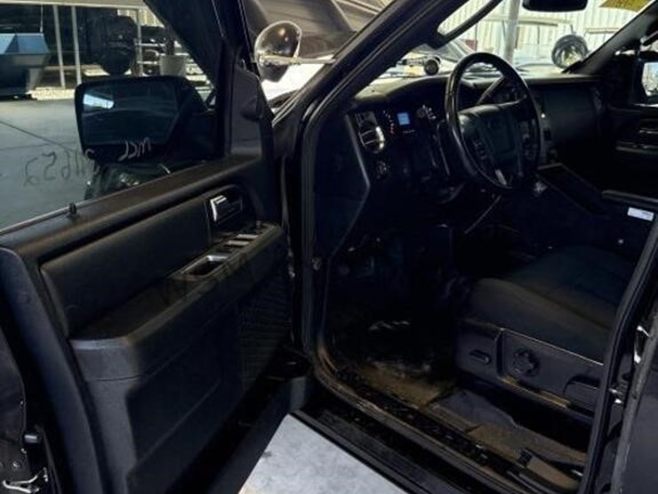 2016-ford-expedition-image-27