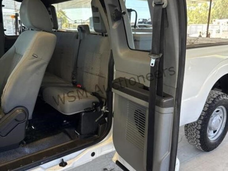 2014-ford-f350-image-30