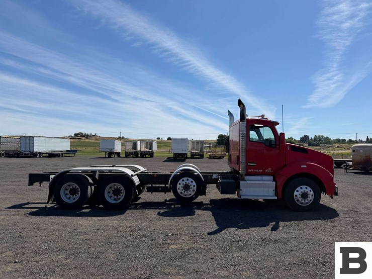 2015-kenworth-t880-image-6