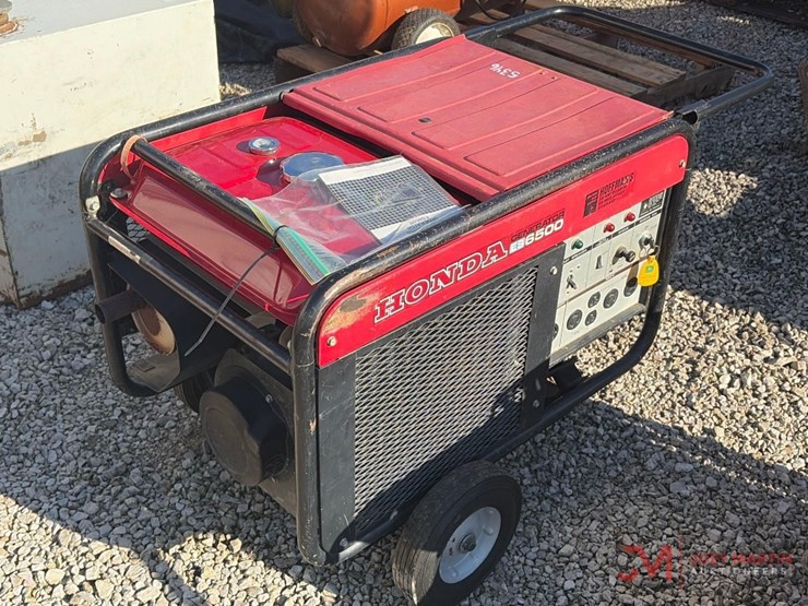 honda-es6500-gas-powered-generator-image-3