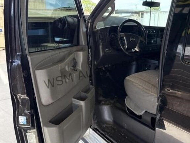 2016-chevrolet-express-3500-image-29