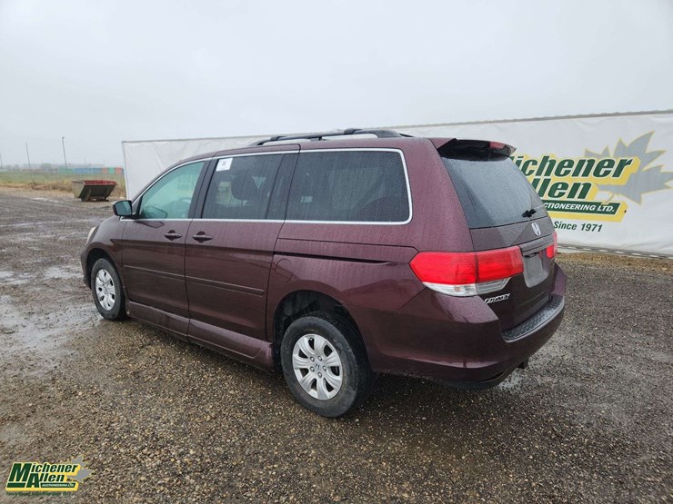 2010-honda-odyssey-image-3