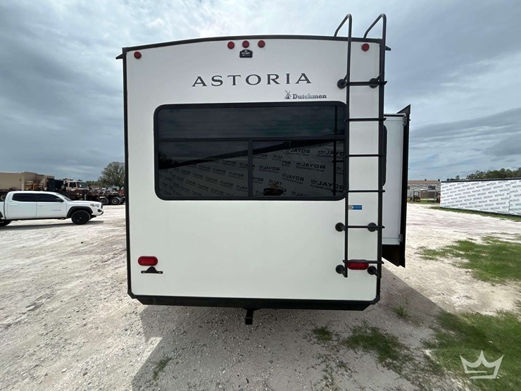 5th-wheel-camper-image-40