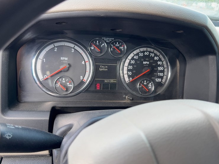 2012-dodge-ram-5500-image-13