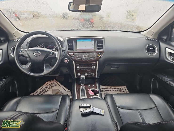 2015-nissan-pathfinder-image-21