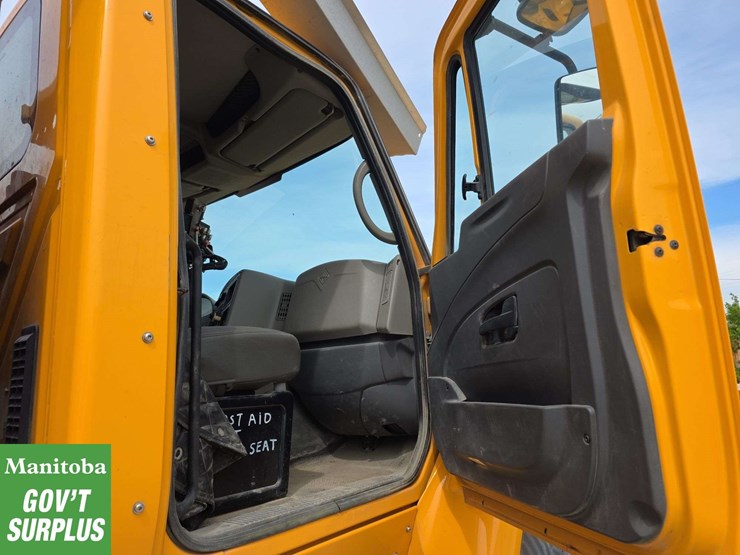 2010-international-workstar-7600-image-28