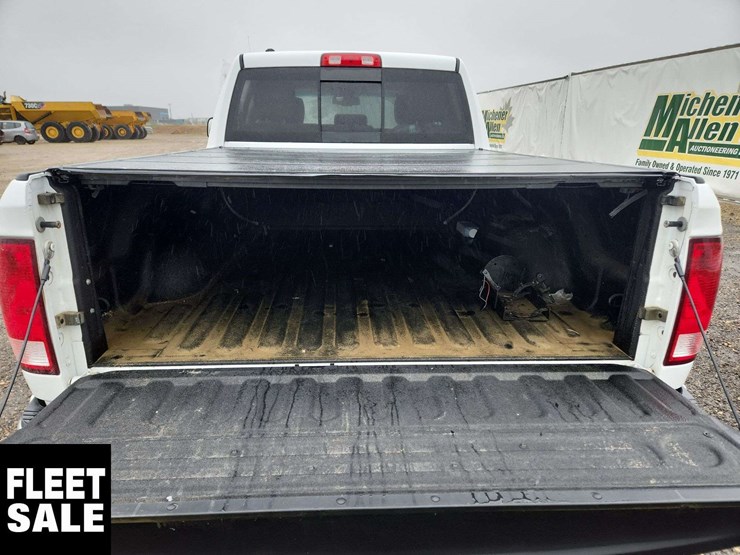 2015-dodge-1500-image-8