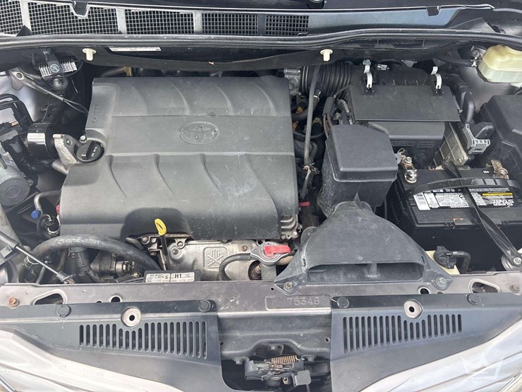 2016-toyota-sienna-image-7