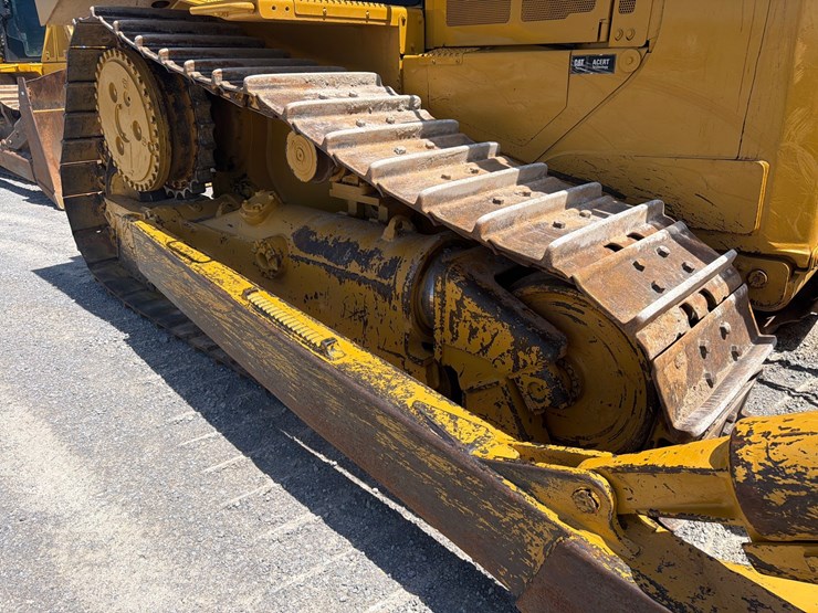 caterpillar-d6t-xl-image-10