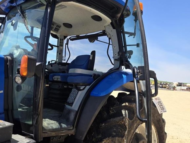 2015-new-holland-155-image-19