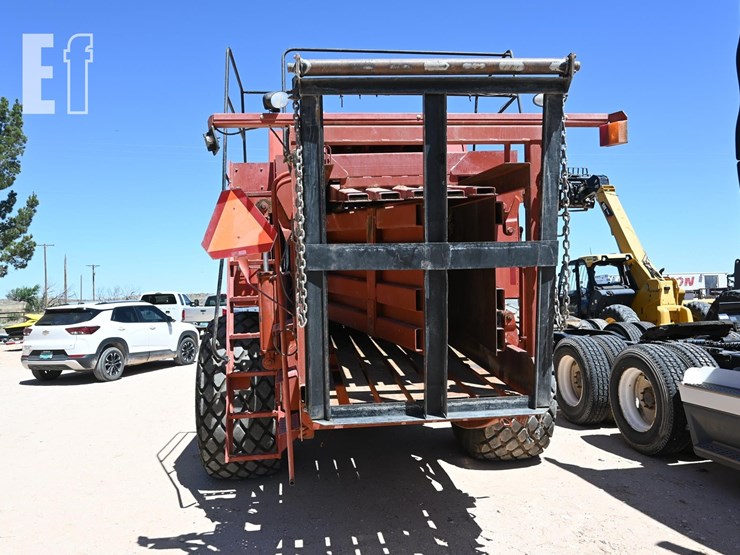 hesston-4910-image-7