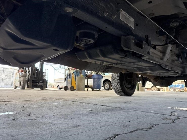 2014-ford-f350-image-32