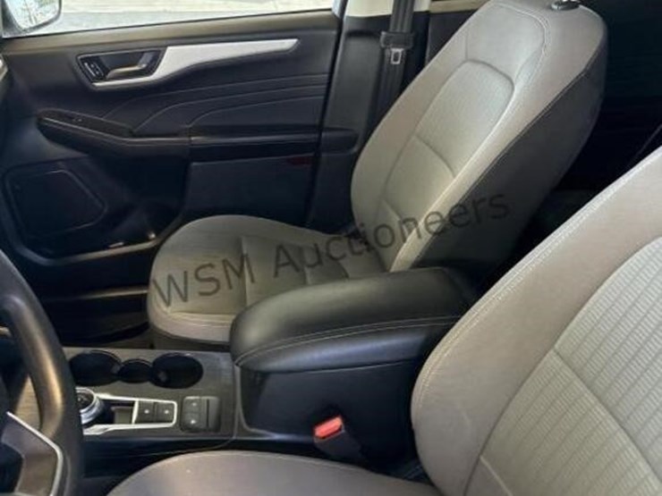 2021-ford-escape-image-21