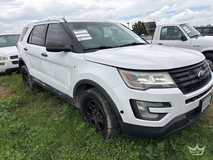 2017-ford-explorer-image-2