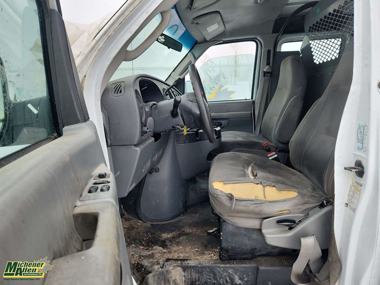 non-operable-2006-ford-e-250-cargo-van-image-14