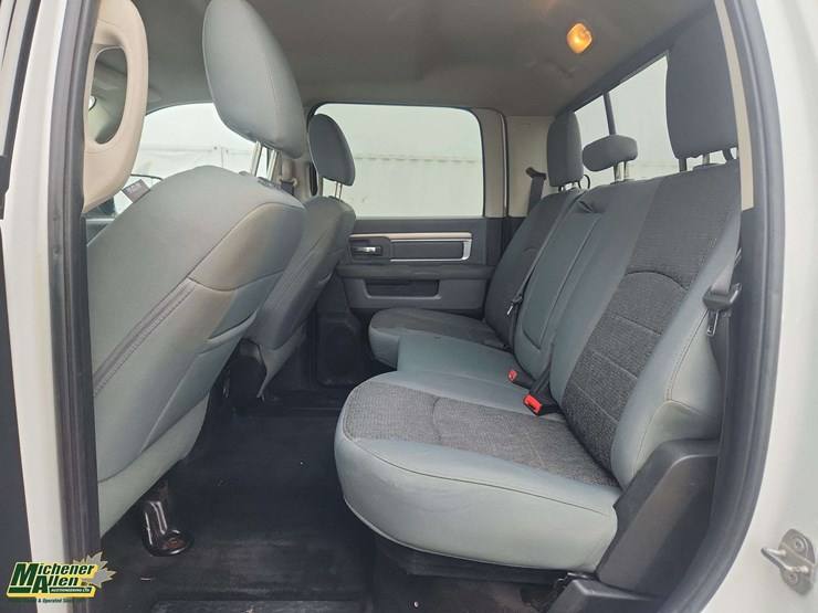 2017-dodge-3500-image-5