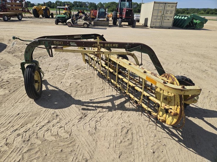 john-deere-660-image-2