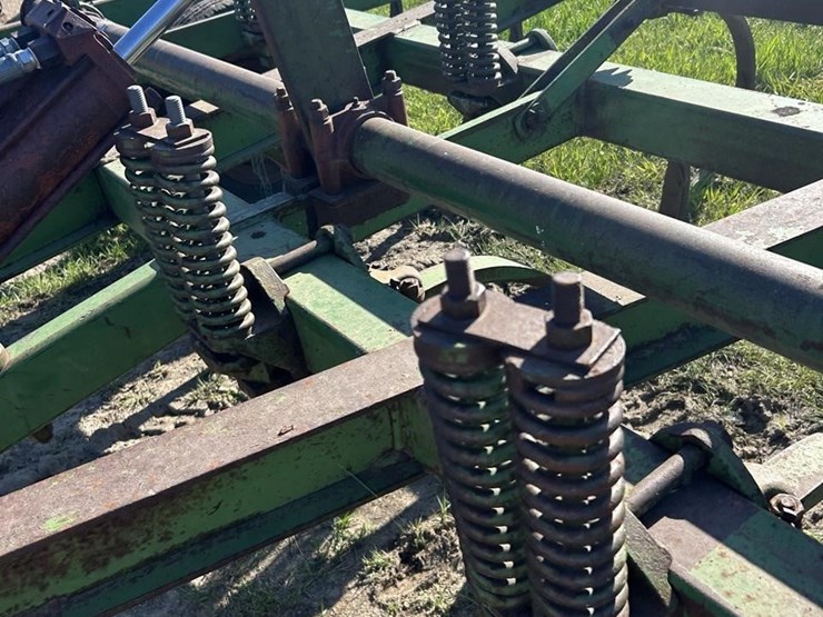 john-deere-4110-image-10