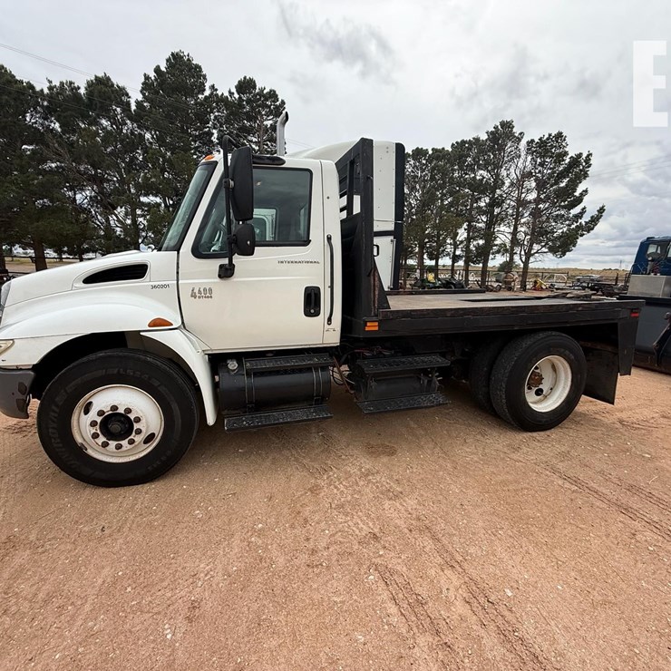 2002 INTERNATIONAL DURASTAR 4400