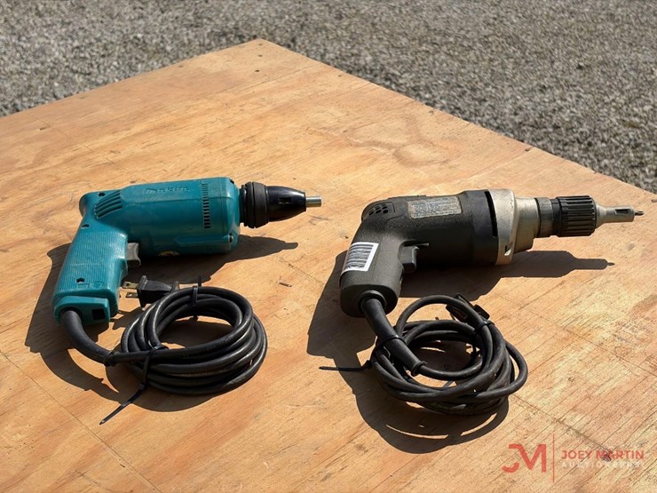 makita-electric-drywall-screwdriver-and-vsr-electric-drywall-screwdriver-image-2