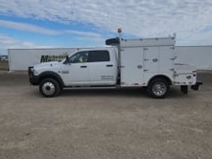 2018-ram-5500-slt-image-5