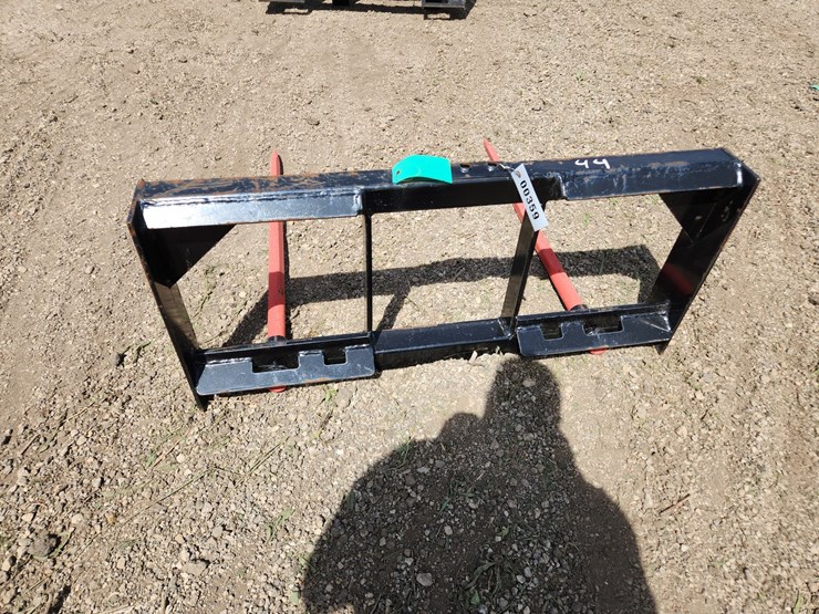 #359-•-skidsteer-bale-spear-image-3