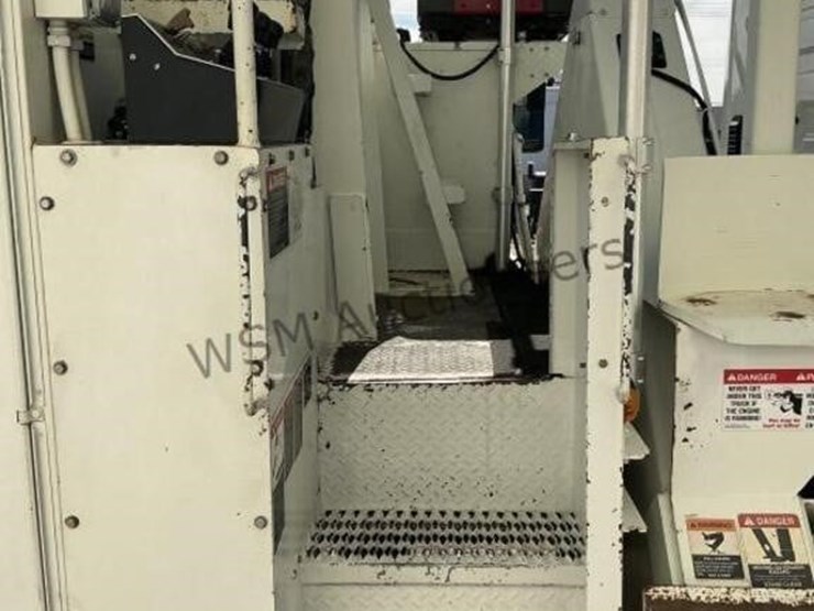 2009-international-workstar-7600-image-14