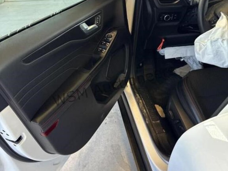 2023-ford-escape-image-27