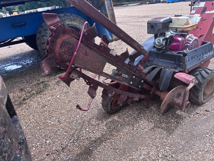 ditch-witch-1230-image-6