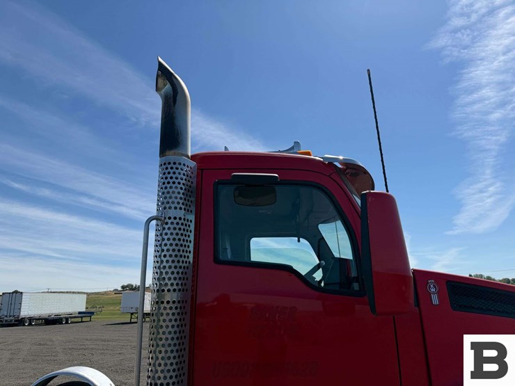 2015-kenworth-t880-image-40