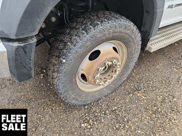 2021-ford-f550-image-35