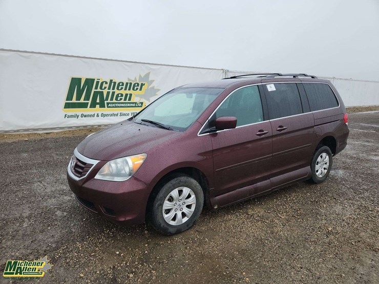 2010-honda-odyssey-image-1