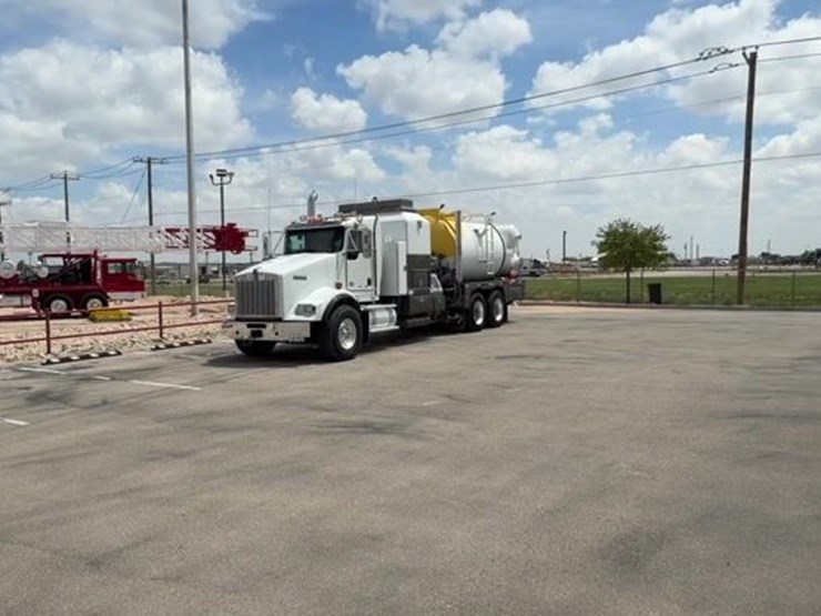 2020-kenworth-t800-image-1