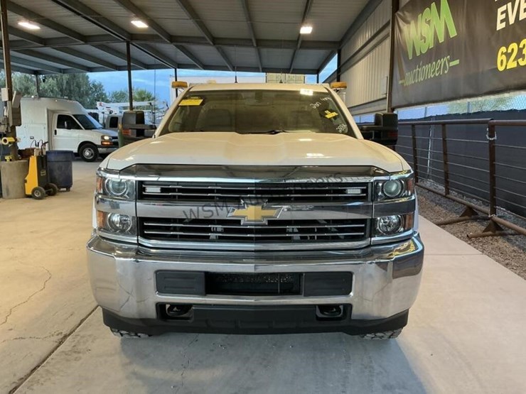 2017-chevrolet-silverado-3500hd-image-3