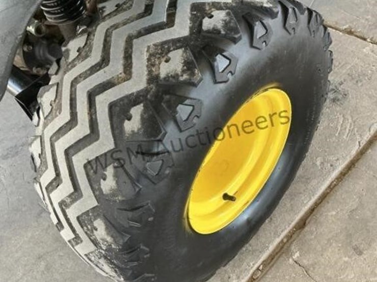 john-deere-gator-hpx-image-8