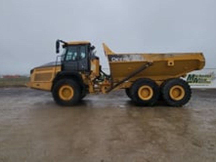 2020-deere-310e-image-5