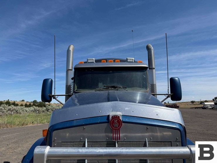 2015-kenworth-t800-image-10
