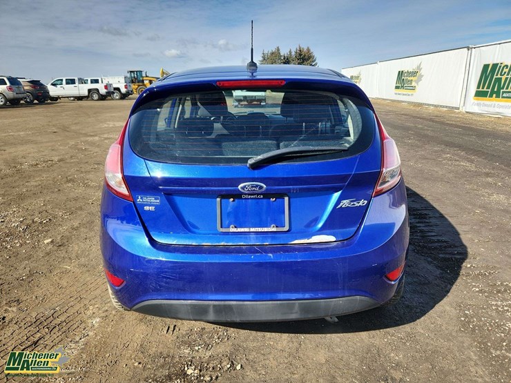 2014-ford-fiesta-se-image-8