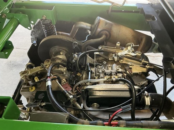 john-deere-gator-hpx-image-11