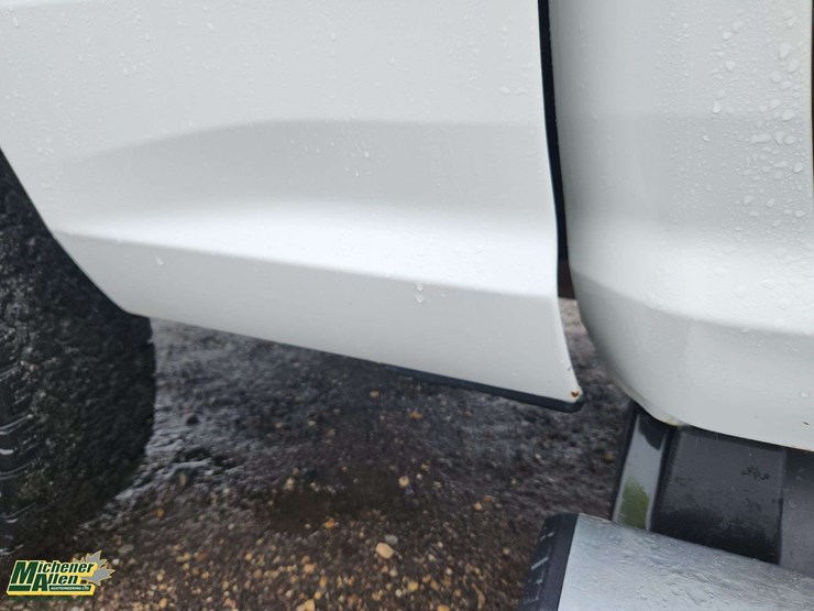 2017-dodge-3500-image-36