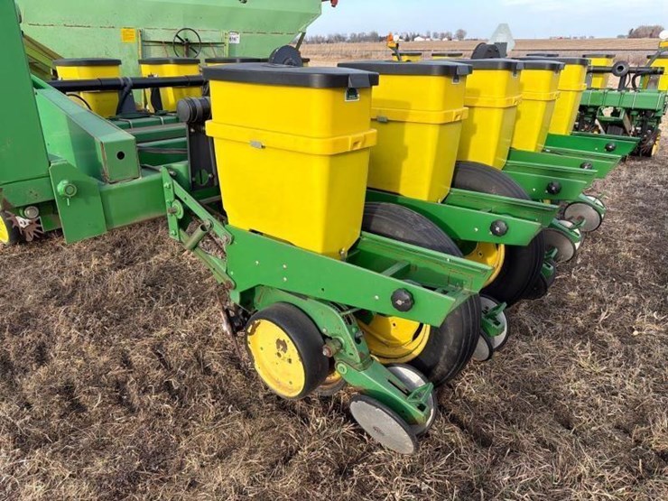 1994-john-deere-7200-image-21